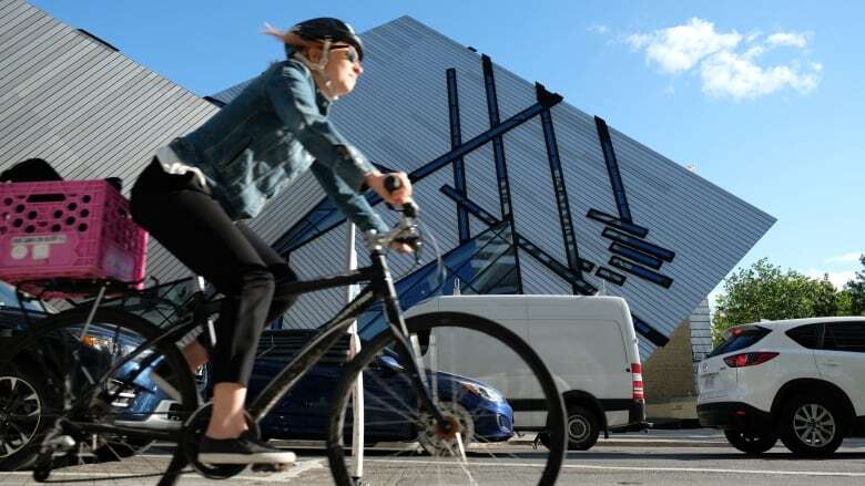 Ontario plans to remove Toronto bike lanes on Bloor, Yonge, University