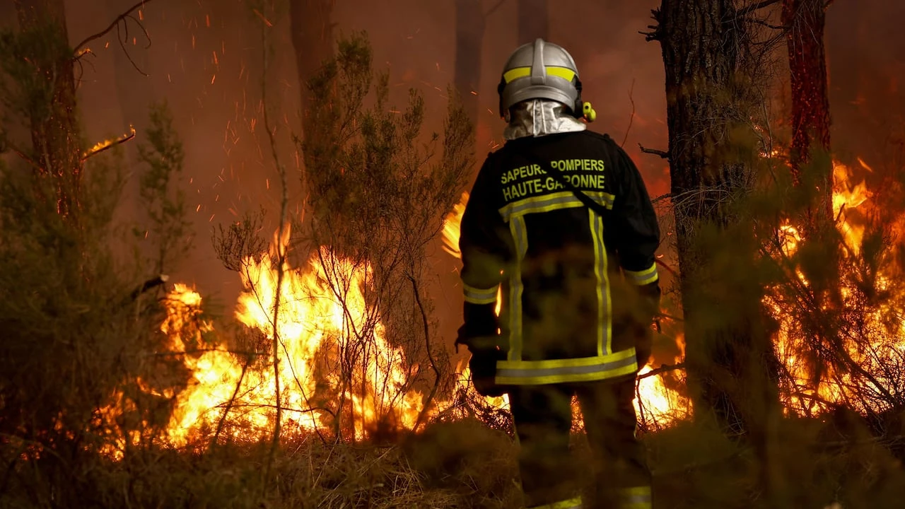 Raging fires in Europe force 300,000 from homes