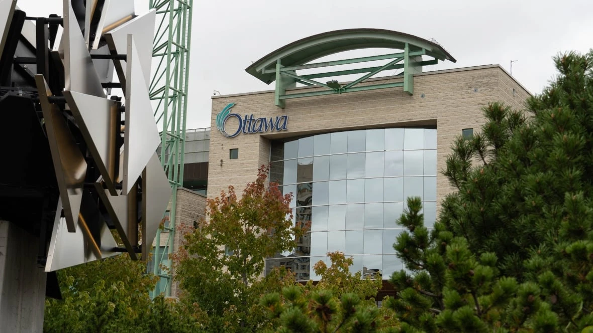 City of Ottawa employees returning to the office 5 days per week as of Jan. 1