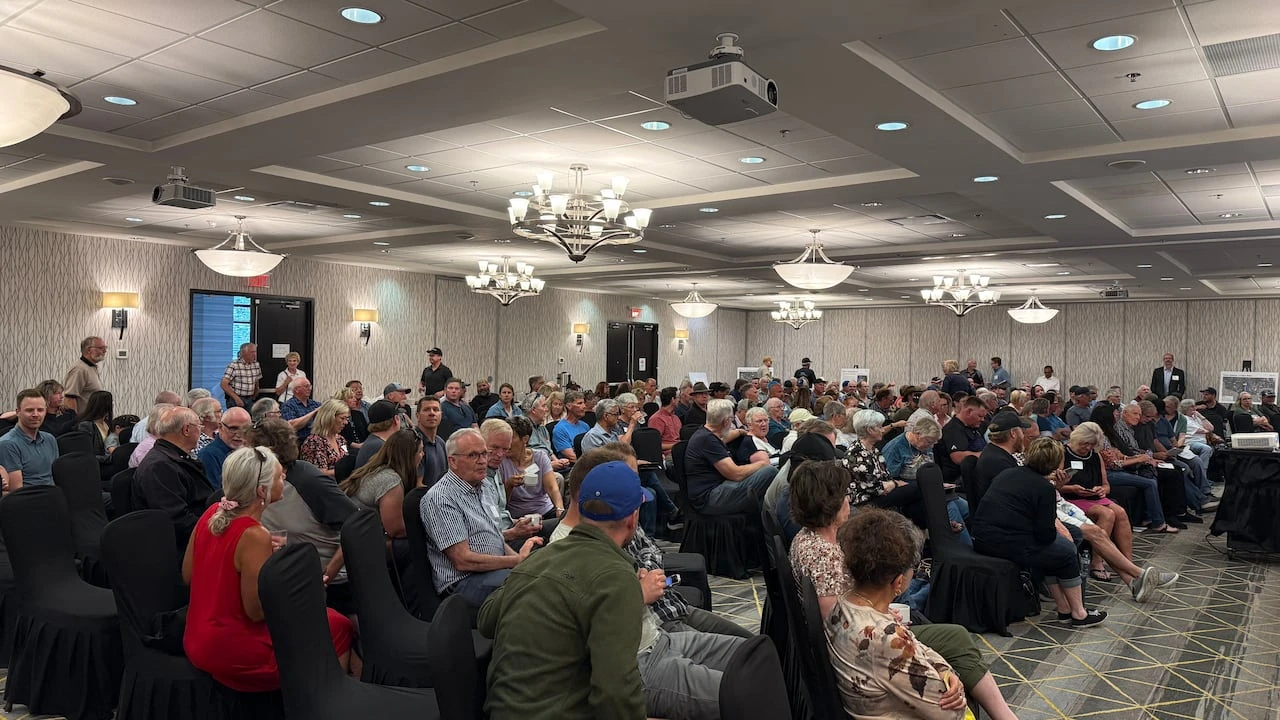 Proposal for new reservoir in central Alberta met with questions, concerns at public consultation session