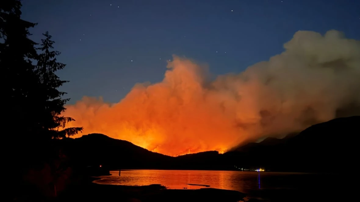 Wildfire risk expected to rise over B.C.'s long weekend as hot, dry weather continues