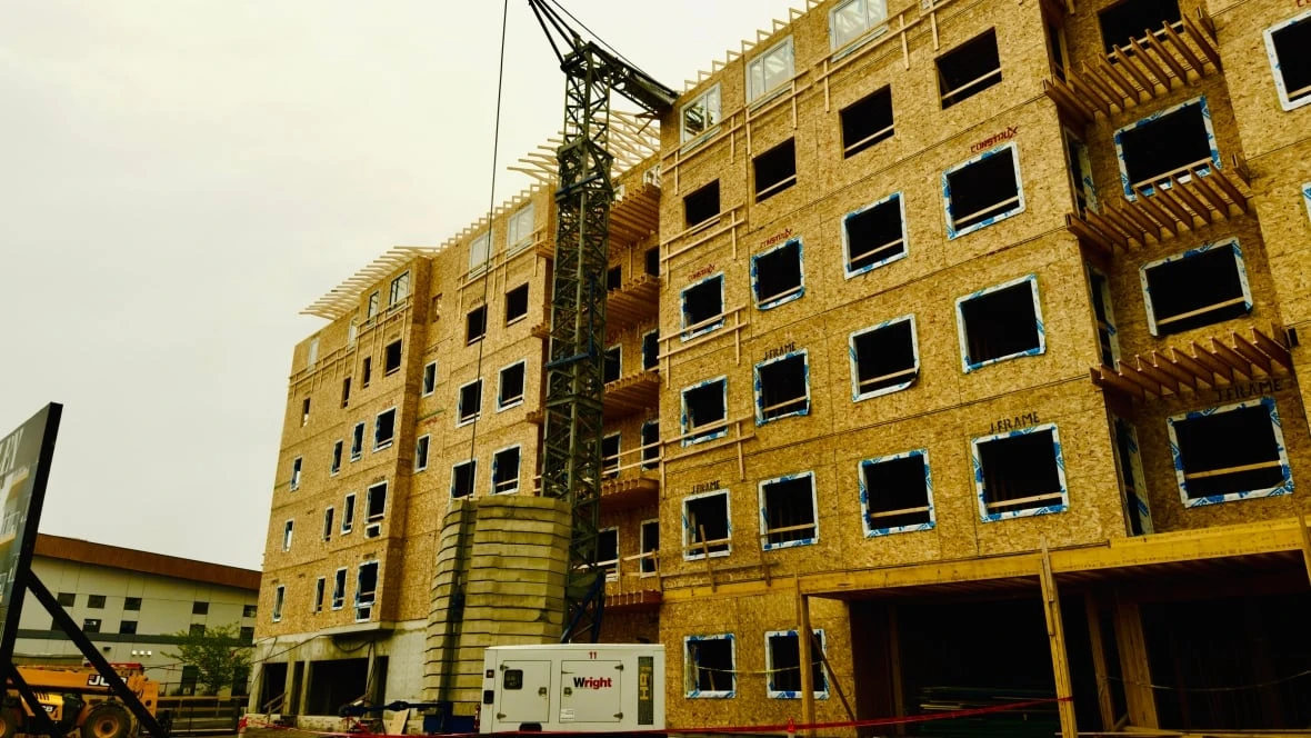 Alberta man killed in crane accident at Saskatoon apartment construction site