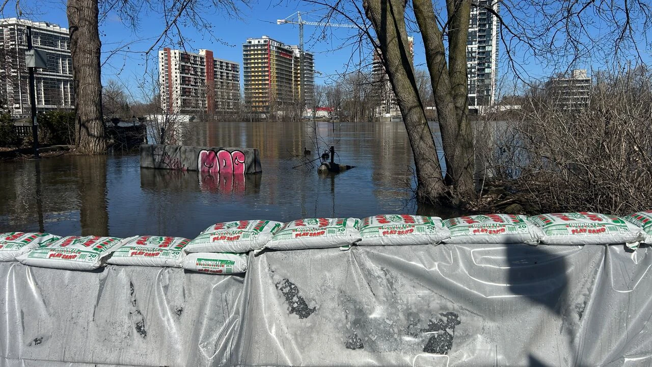Montreal activates emergency response plan as region remains on flood watch