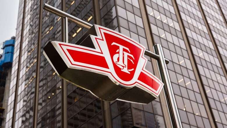 Man seriously hurt in stabbing on TTC streetcar, police say