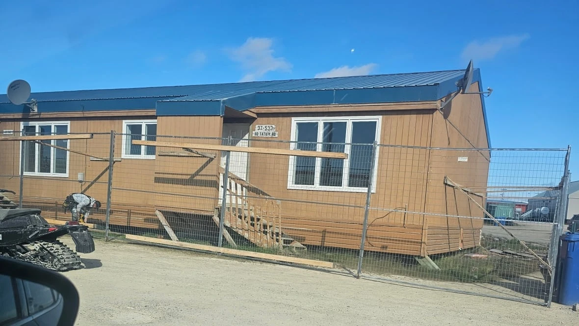 'A loud crack': Housing units in Cambridge Bay, Nunavut, collapse