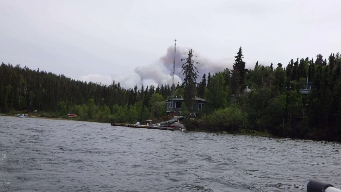 Wildfires expected to approach lodges and cabins 60 km east of Yellowknife within days