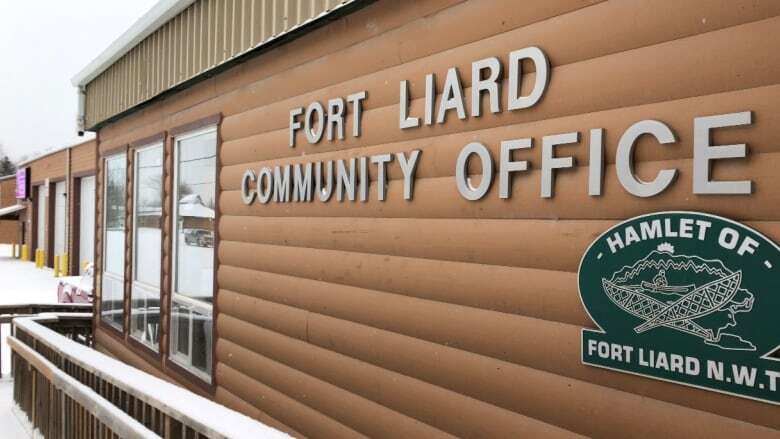 Internet, cell service back online in Fort Liard, N.W.T. after wildfire-caused outage