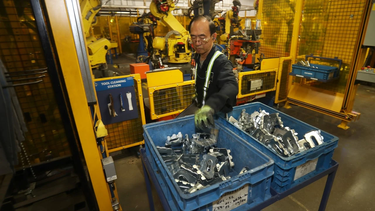 Magna CEO says clarity on auto industry headwinds is key to finding right solutions
