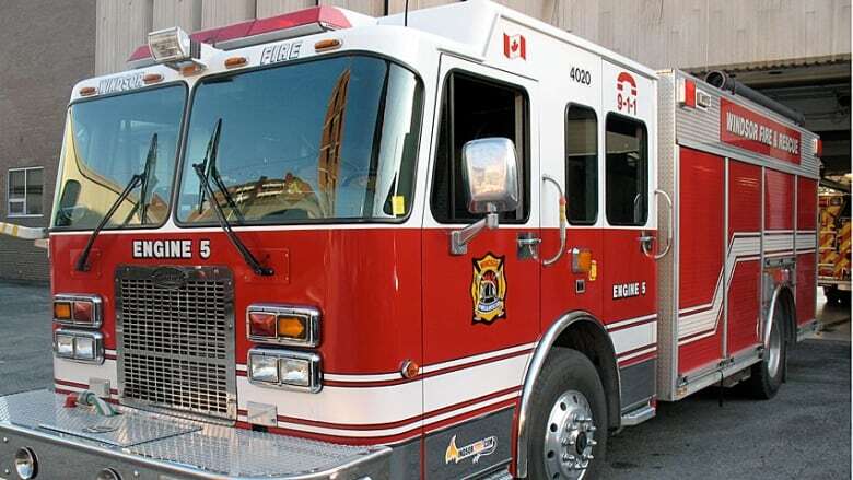 Windsor firefighters investigate west end gas smell