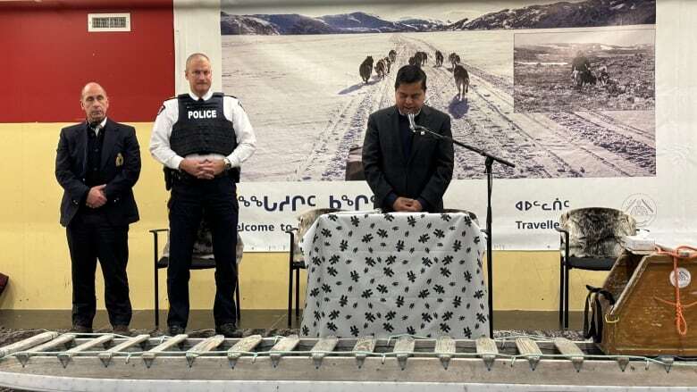 Canadian government apologizes to Inuit in Nunavik for mass killing of sled dogs