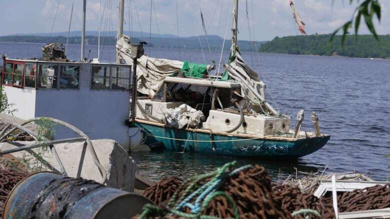 Saga of sunken sailboat in St. John River nears end thanks to 2 volunteers