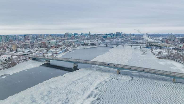 Renewed push for 6th bridge over Ottawa River met with skepticism