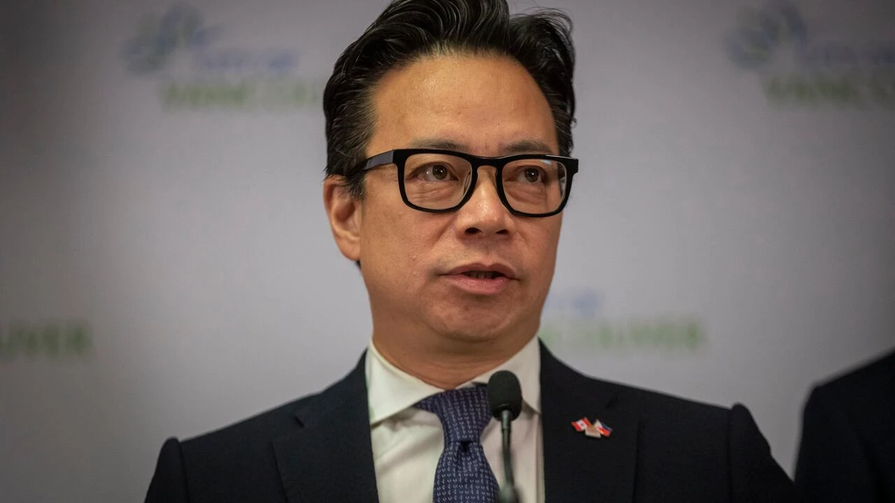 Vancouver mayor 'objectively harassed' city councillor, breached code of conduct, investigation finds