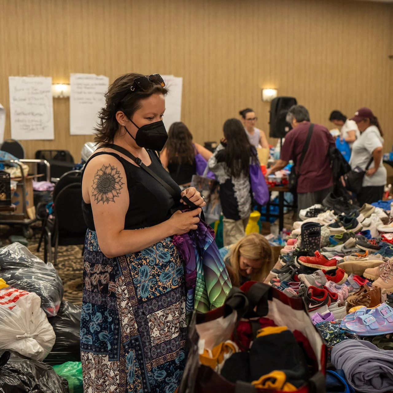 Thunder Bay residents come together to support wildfire evacuees with toy drive, donation drop-offs