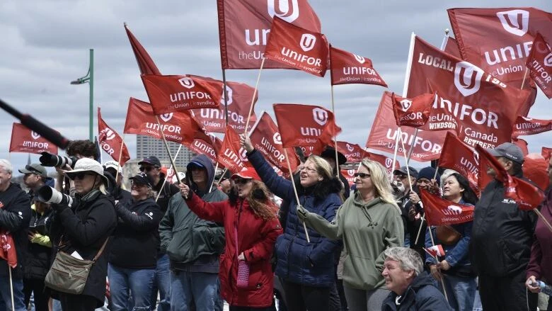'We know how to win,' Unifor president tells workers at Windsor rally amid trade war
