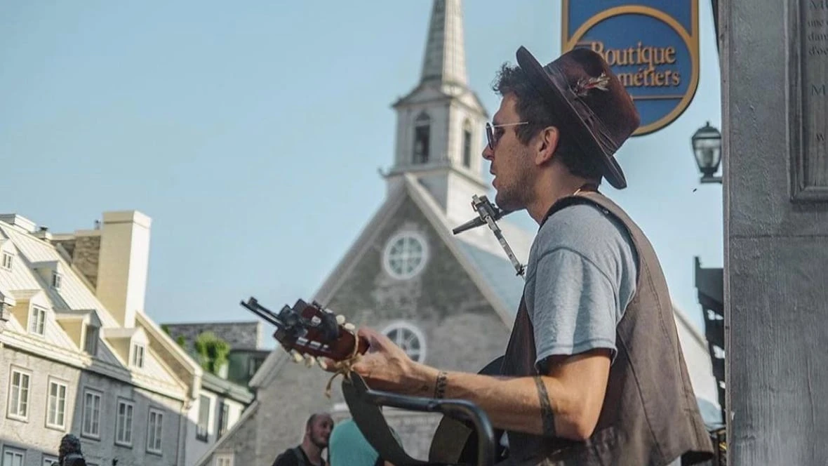 Buskers slam new French-language requirement in Quebec City tourist hub