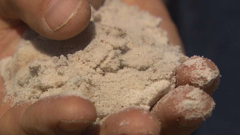 Sio Silica hires Winnipeg-area mayor, plans revised application to mine Manitoba sand