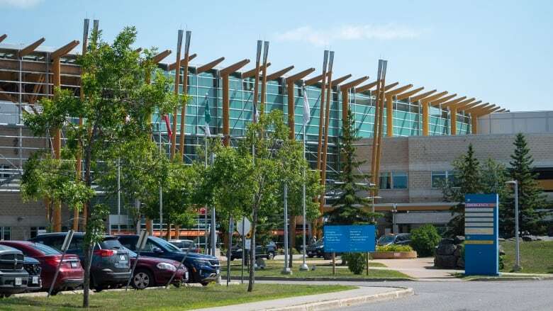 Photo appearing to show elder on hospital floor in Thunder Bay, Ont., raises concerns about Indigenous care