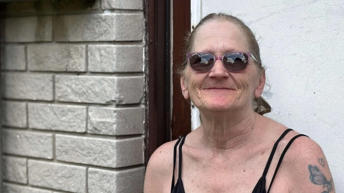 Why some London couples on social assistance live separately