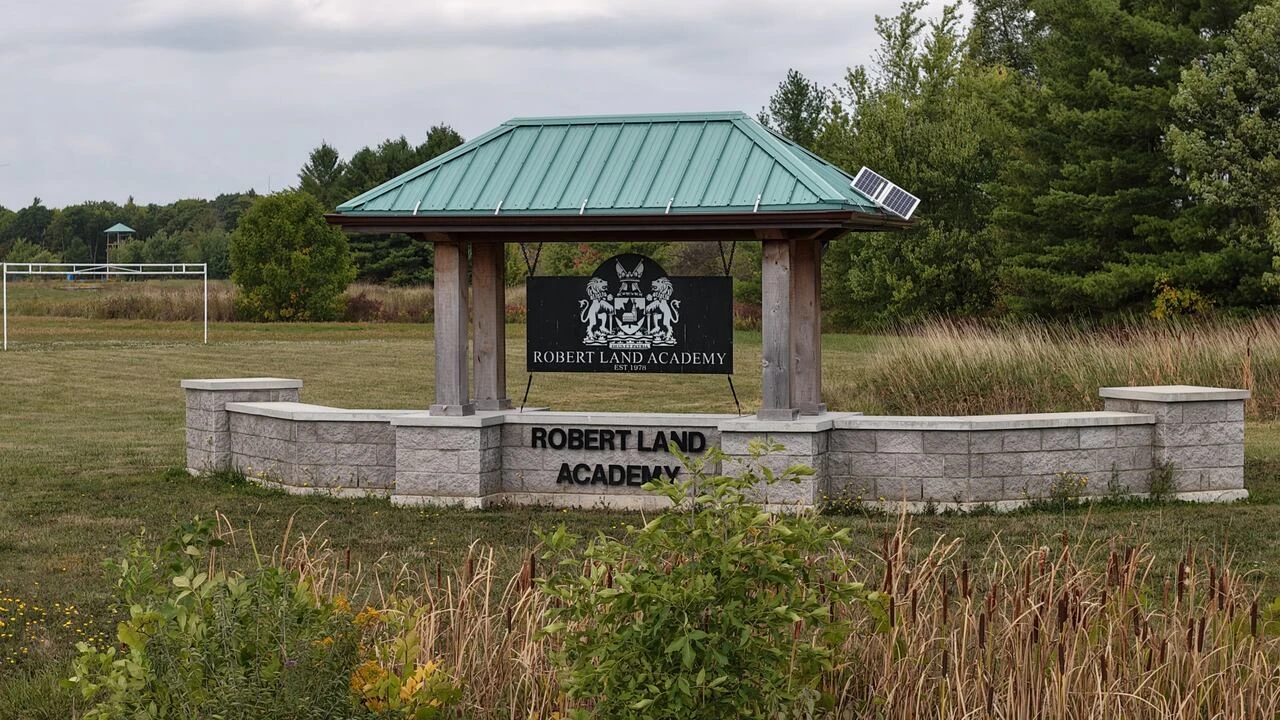 Former Robert Land students call for stricter Ontario regulation of private schools amid abuse allegations