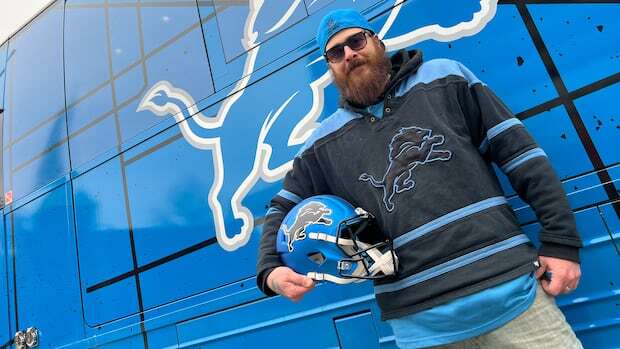 Windsor flies Honolulu blue flag to kick off Detroit Lions playoff run