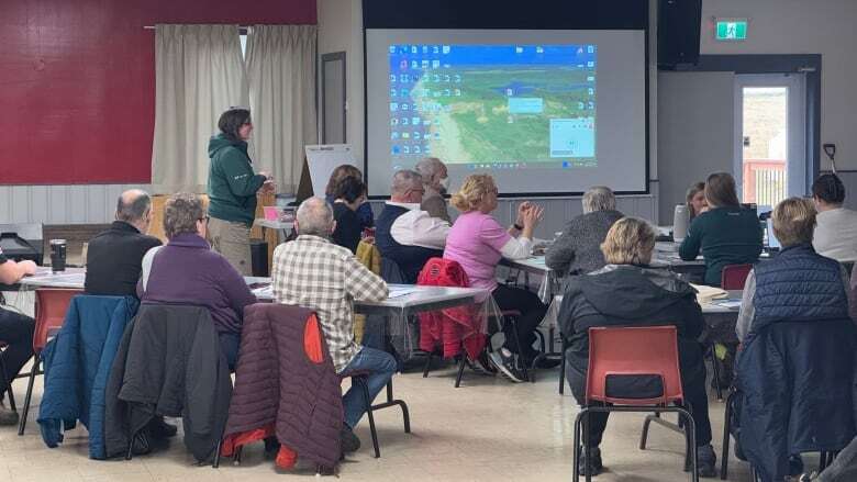 P.E.I. North Shore residents meet with officials to discuss lingering wildfire concerns