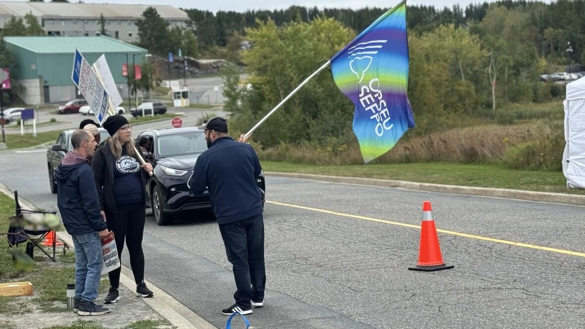 College support staff strike leaves northern Ontario students worried about impacts