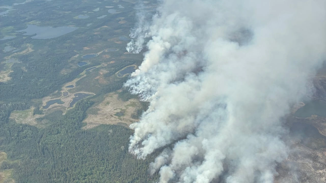Cooler weather may help Fort Simpson, N.W.T., but second fire could threaten Highway 1