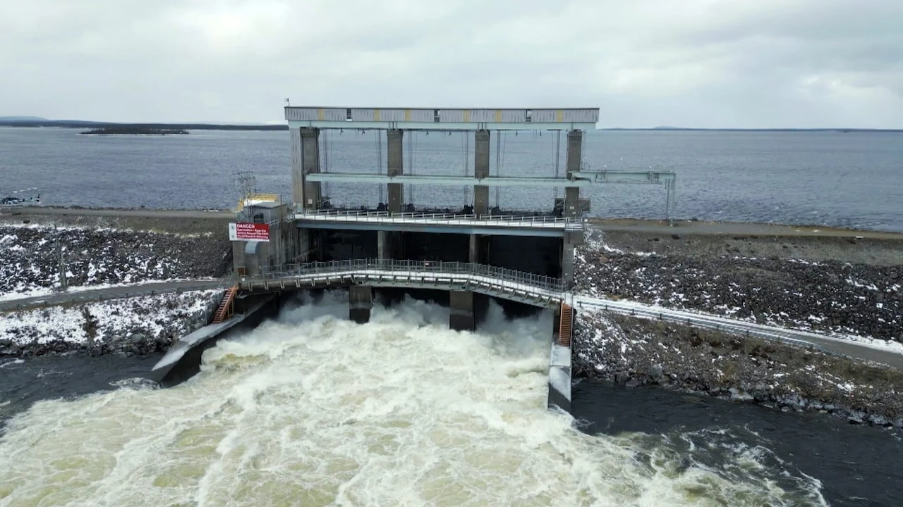 Grieving Innu Nation postpones Hydro-Québec settlement vote in wake of tragedy