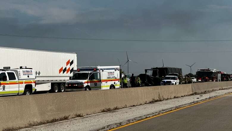 Collision closes westbound Highway 401 near Comber in Essex County