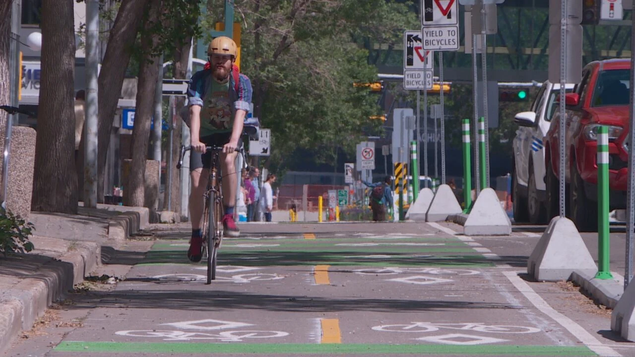 Alberta government takes aim at bike lanes, with legislation expected this fall