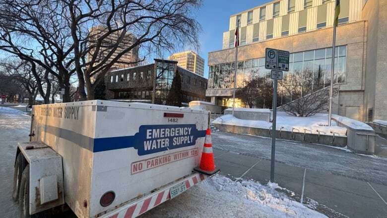 Water main break shuts down Court of King's Bench in Saskatoon