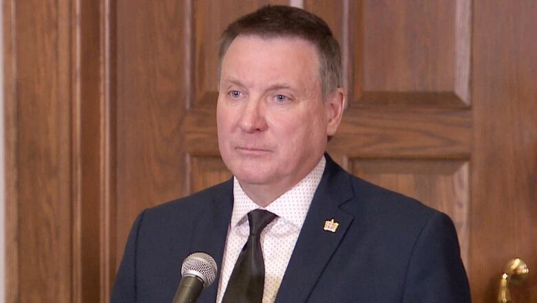 PCs needle Liberals over help from federal staff members during provincial election campaign