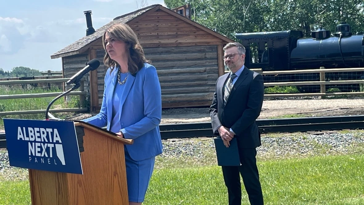 Alberta government to launch sovereignty panel tour amid talk of new pipeline
