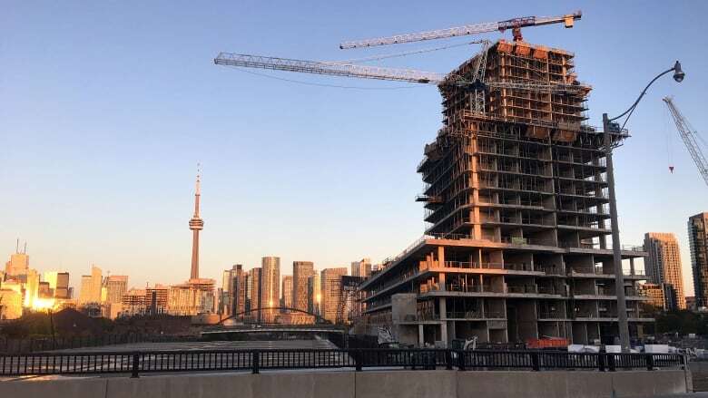 Home starts lagging GTA population growth as applications decrease, building industry report finds