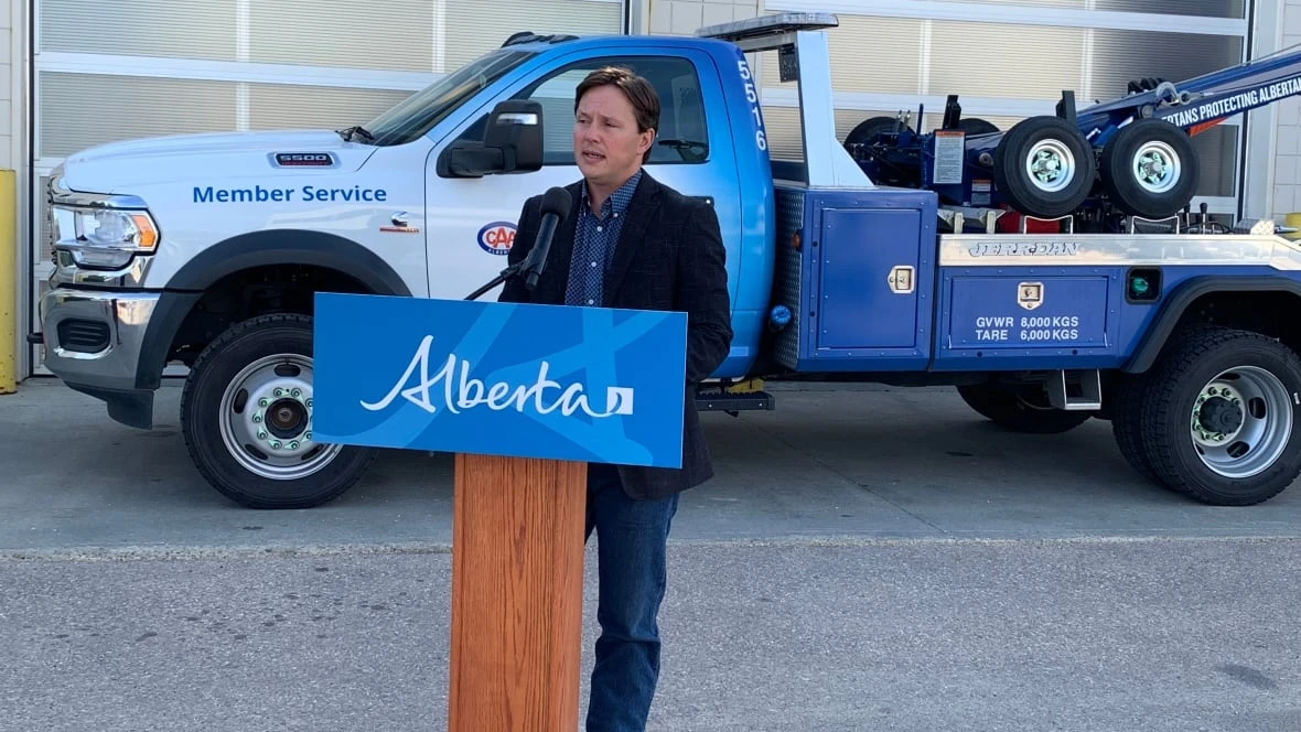Alberta creates exclusion zone around collisions to deter predatory tow truck drivers
