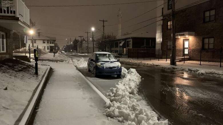 37,000 without power after overnight snow in N.B.