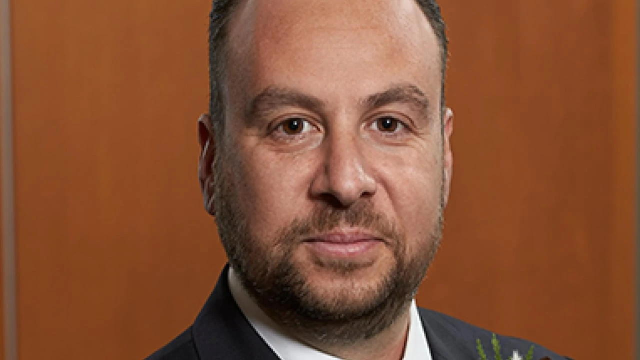 Deadlocked council picks new Hamilton police board member through random draw