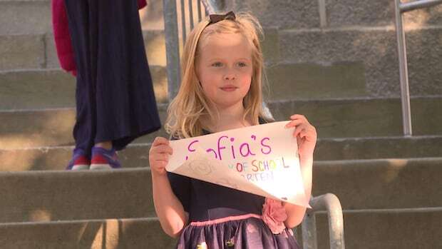 ‘Don’t be nervous, it’ll be OK’ — Big kids’ advice for little kids on 1st day of school