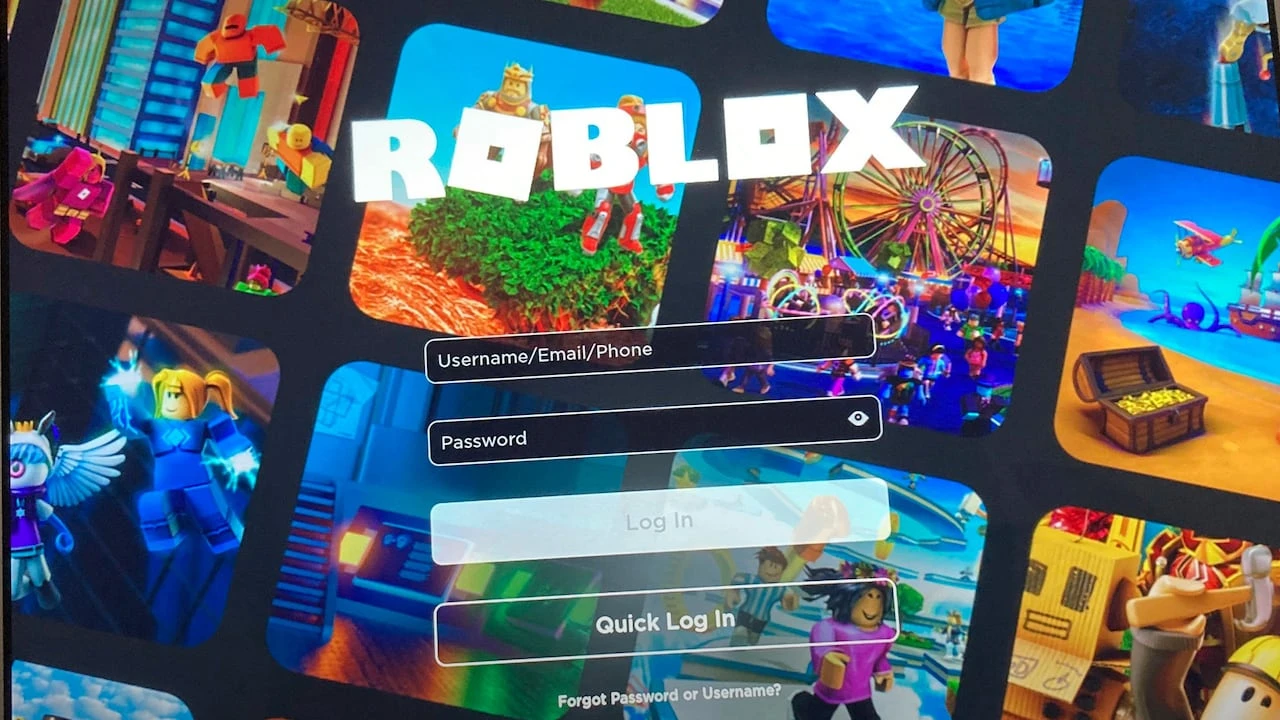 Concerns over online games like Roblox have parents urging diligence with kids' safety
