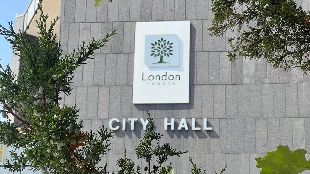 New measures to control dangerous dogs and protect animals left in vehicles pass at council