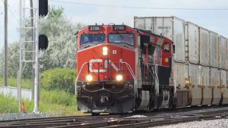 Manitoba farmer, industry groups relieved rail shutdown is over