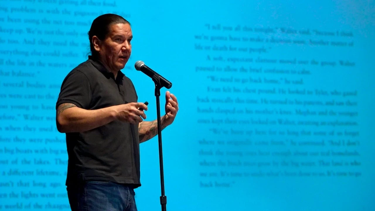 Sault Ste. Marie high school students meet Anishinaabe writer of novel they studied