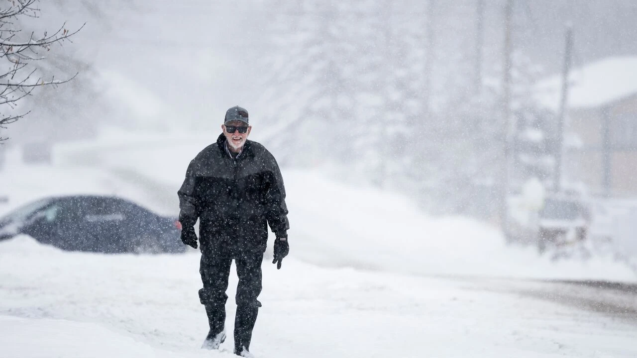 ‘Volatile’ spring weather returns to eastern, northern Alberta with rain, snow warnings