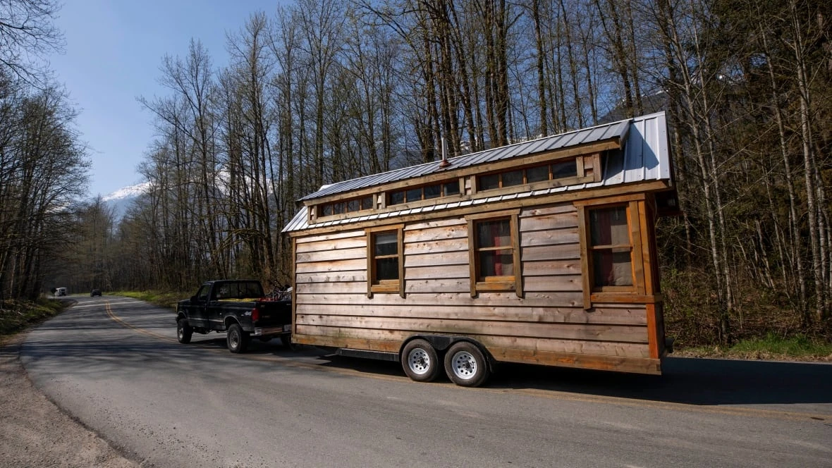 How tiny homes on wheels could become legal in some B.C. communities