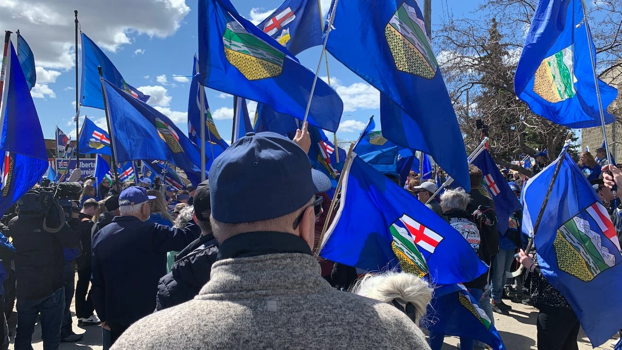 Alberta government commissions $1.5M economic analysis and panel on cost of separation