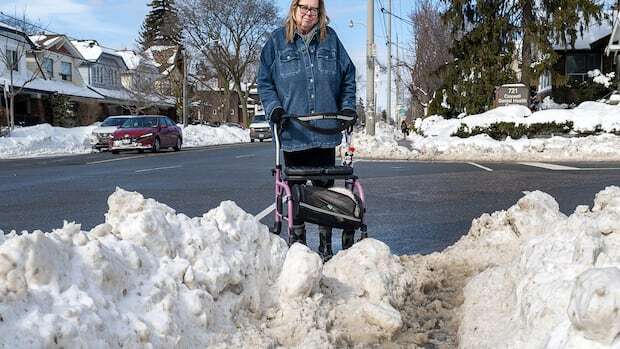 Frustration over slow snow removal after storms in Ontario, Quebec