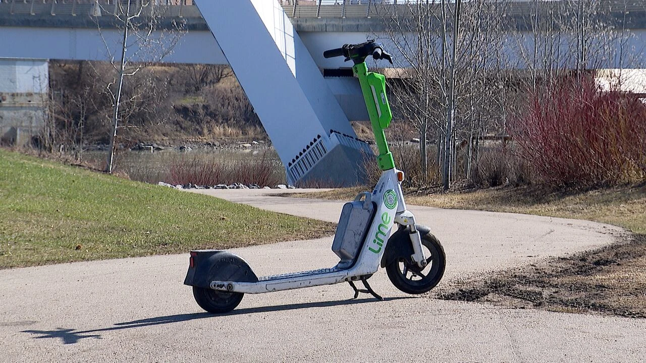 Disability advocate supports city councillor's push for stricter e-scooter parking rules in Edmonton