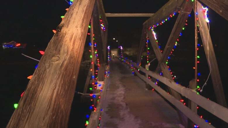 Community comes together to light Port Elgin walking bridge for the holidays