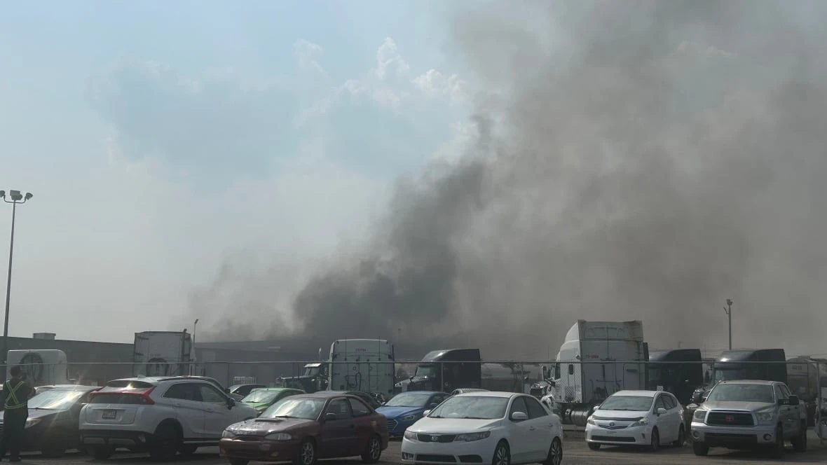 Montreal firefighters respond to fire in Anjou industrial area